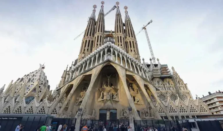 sagrada-familia-barcelona