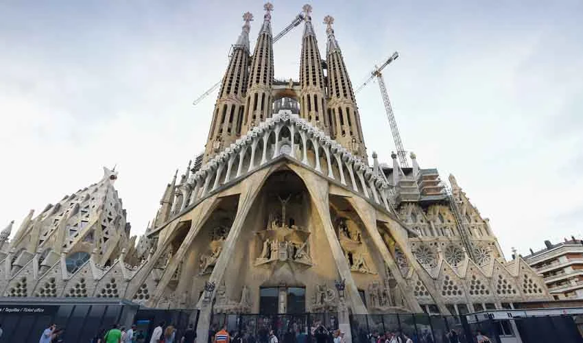 sagrada-familia-barcelona